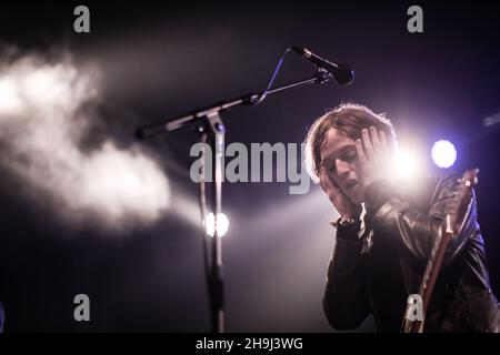 Tom Dougall de Toy se présentant au festival Green Man 2014 à Glanusk Park, au sud du pays de Galles Banque D'Images