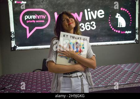 KT Tunstall posant avec son nouvel album Kin après un concert spécial pour les fans au magasin HMV à Oxford Street, Londres.Date de la photo : vendredi 9 septembre 2016.Le crédit photo devrait se lire: Richard Gray/ EMPICS Entertainment. Banque D'Images