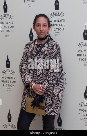 Bidisha pose pour des photos avant l'annonce de la lauréate du Prix Baileys 2017 pour la fiction à la salle de bal Clore dans le Festival Hall, Southbank Centre, à Londres.Date de la photo : mercredi 7 juin 2017.Le crédit photo devrait se lire: Richard Gray/EMPICS Entertainment Banque D'Images