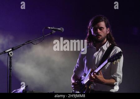 Winston Marshall de Mumford et des fils se présentant dans les titres lot sur la scène Obélisque au festival Latitude 2017 à Henham Park, Southwold dans Suffolk.Date de la photo : samedi 15 juillet 2017.Le crédit photo devrait se lire: Richard Gray/EMPICS Entertainment. Banque D'Images