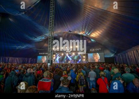 Sunflower Bean se produit en direct sur la scène de Far Out au Festival Green Man 2017 à Glanusk Park, Brecon Beacons, au pays de Galles.Date de la photo : dimanche 20 août 2017.Le crédit photo devrait se lire: Richard Gray/EMPICS Entertainment Banque D'Images