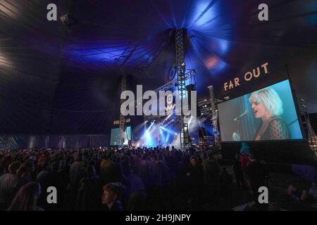 Sunflower Bean se produit en direct sur la scène de Far Out au Festival Green Man 2017 à Glanusk Park, Brecon Beacons, au pays de Galles.Date de la photo : dimanche 20 août 2017.Le crédit photo devrait se lire: Richard Gray/EMPICS Entertainment Banque D'Images