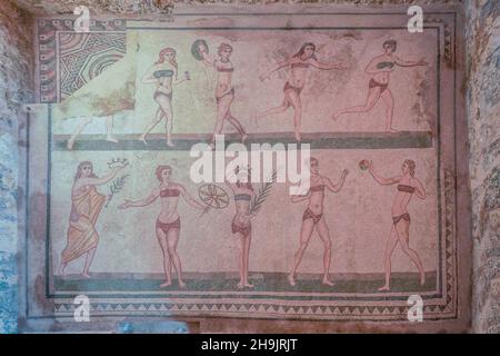 Une vue des mosaïques romaines représentant des athlètes féminins d'une collection considérée comme la plus belle au monde sur la Piazza Armerina.D'une série de photos de voyage en Sicile, Italie.Date de la photo : jeudi 5 octobre 2017.Le crédit photo devrait se lire: Richard Gray/EMPICS Entertainment Banque D'Images