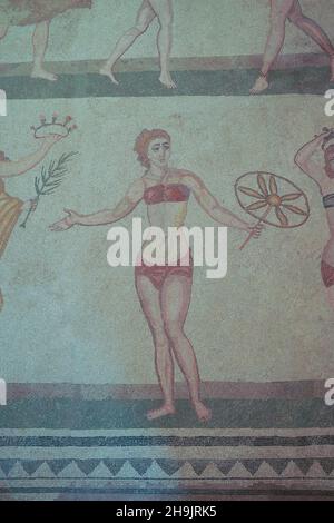 Une vue des mosaïques romaines représentant des athlètes féminins d'une collection considérée comme la plus belle au monde sur la Piazza Armerina.D'une série de photos de voyage en Sicile, Italie.Date de la photo : jeudi 5 octobre 2017.Le crédit photo devrait se lire: Richard Gray/EMPICS Entertainment Banque D'Images