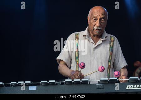 Mulatu Astatke se présentant sur la scène du jardin à la fin du festival de la route 2018 dans les jardins de Larmer Tree à Dorset.Date de la photo : samedi 1er septembre 2018.Le crédit photo devrait se lire: Richard Gray/EMPICS Banque D'Images