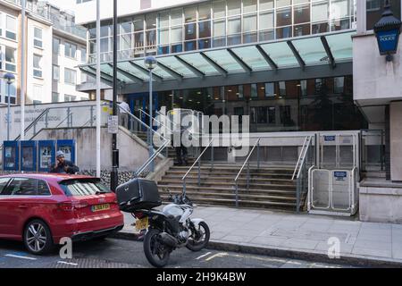 Vue sur le poste de police de Holburn à Londres.Date de la photo : mardi 1er octobre 2019.Le crédit photo devrait se lire: Richard Gray/EMPICS Banque D'Images