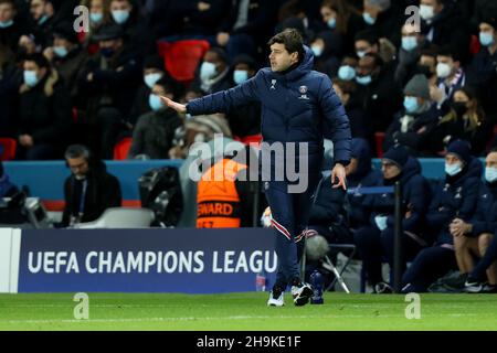 PARIJS, FRANCE - DÉCEMBRE 7 : le directeur Mauricio Pochettino de Paris Saint-Germain lors du match de la Ligue des champions de l'UEFA entre Paris Saint-Germain et le Club Brugge au Parc des Princes le 7 décembre 2021 à Parijs, France (photo de Herman Dingler/Orange Pictures) Banque D'Images