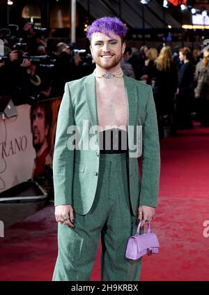 Max Hovey assistant à la première britannique de Cyrano, à l'Odeon Luxe, Leicester Square, Londres.Date de la photo: Mardi 7 décembre 2021. Banque D'Images