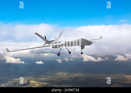 Patrouiller des avions sans pilote dans le ciel au-dessus du terrain, suivi de vol. Banque D'Images