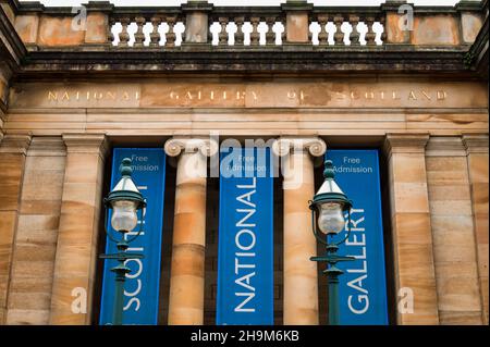 Édimbourg, Écosse - 20 novembre 2021 : le signe de la Scoland National Galllery à Édimbourg. Banque D'Images