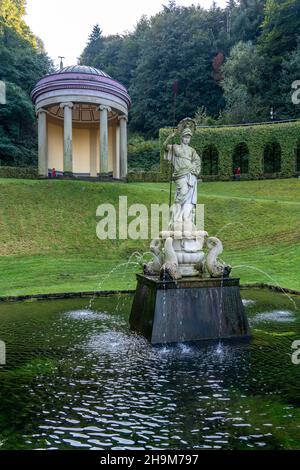 Jardins baroques historiques de Kleve, datant du 17th siècle, amphithéâtre sur le Springenberg, statue de Pallas Athene, ville thermale de Kleve, NRW, GE Banque D'Images