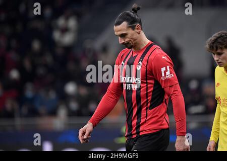 Milan, Italie.07ème décembre 2021.Zlatan Ibrahimovic de l'AC Milan lors du match de football du groupe B de la Ligue des champions de l'UEFA entre l'AC Milan et Liverpool au stade San Siro de Milan (Italie), le 7 décembre 2021.Photo Andrea Staccioli/Insidefoto crédit: Insidefoto srl/Alamy Live News Banque D'Images