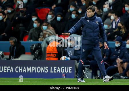 PARIJS, FRANCE - DÉCEMBRE 7 : le directeur Mauricio Pochettino de Paris Saint Germain lors du match de la Ligue des champions de l'UEFA entre Paris Saint-Germain et le Club Brugge au Parc des Princes le 7 décembre 2021 à Parijs, France (photo de Herman Dingler/Orange Pictures) Banque D'Images