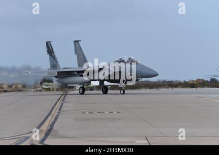 F-15 Strike Eagle taxis à MCAS Miramar, Californie Banque D'Images