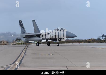 F-15 Strike Eagle taxis à MCAS Miramar, Californie Banque D'Images