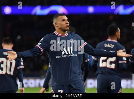 Maillot PSG 2021/2022 4ème Tenue – #7 Mbappé, Taille S, Blanc, Nike, Occasion Neuve