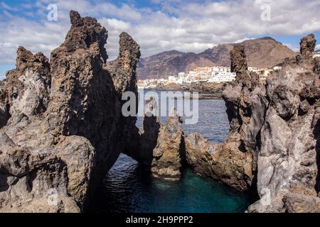 Cueva la Vaca.Piscine naturelle et roches volcaniques formées de lave, Ténérife, îles Canaries, Banque D'Images