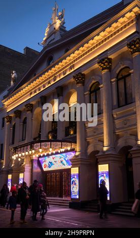 Royaume-Uni, Angleterre, Londres, Argyll Street, Londres entrée de théâtre Palladium la nuit Banque D'Images