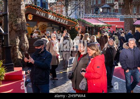 Royaume-Uni, Angleterre, Londres, Leicester Square à Noël Banque D'Images