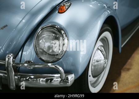 Izmir, Turquie - 21 juin 2021 : gros plan d'une voiture bleue de coléoptère Volkswagen produite en 1963.Éditorial tourné à Izmir Turquie. Banque D'Images