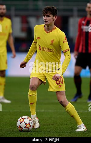 Milan, Italie.07th décembre 2021.Tyler Morton de Liverpool en action lors du match de football de groupe B de la Ligue des champions de l'UEFA entre l'AC Milan et Liverpool au stade San Siro de Milan (Italie), le 7th décembre 2021.Photo Andrea Staccioli/Insidefoto crédit: Insidefoto srl/Alamy Live News Banque D'Images