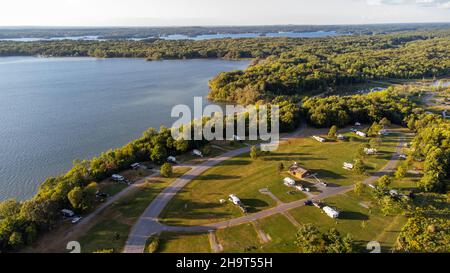 Terrain de camping du parc national de Wellesley Island, Wellesley Island, NY, États-Unis Banque D'Images