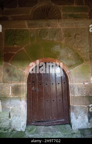 Porte de l'église de San Millan Abad à Servilla. Banque D'Images