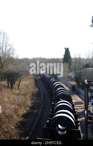 '66115' dirige un train d'acier à travers Tondu pendant une possession d'ingénierie de la ligne principale du sud du pays de Galles entre Margam et Bridgend. Banque D'Images