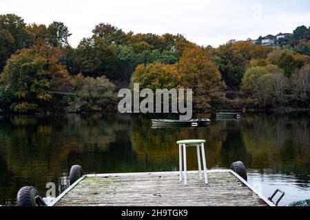 jetée sur un lac Banque D'Images