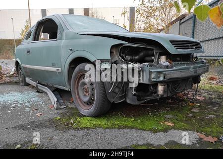 Porte-voitures sur un parking, Allemagne, Rhénanie-du-Nord-Westphalie, région de la Ruhr, Bochum Banque D'Images