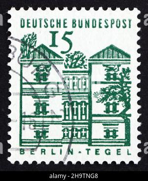 ALLEMAGNE - VERS 1965: Un timbre imprimé en Allemagne montre le château de Tegel, Berlin, vers 1965 Banque D'Images