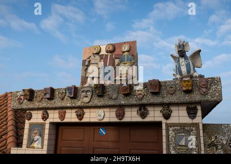 Une maison ornée de mosaïques fantasques le long du portugais Camino à Vila Chã, Portugal.Cette route du pèlerinage de Camino de Santiago s'étend vers le nord Banque D'Images