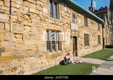 Etudiant,Etudiants,à,Durham University,Comté Durham,Nord,Nord-est,Angleterre,Anglais,Grande-Bretagne,Royaume-Uni,GB,Grande-Bretagne,Europe,européen,Durham Cathedral,Durham,Comté Durham,Nord,Nord-est,Angleterre,Anglais,Grande-Bretagne,Royaume-Uni,GB,Grande-Bretagne,Europe,Europe, Banque D'Images