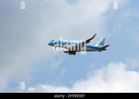 '16.05.2021, Allemagne, Basse-Saxe, Hanovre - Embraer ERJ-175 de la compagnie aérienne KLM Cityhopper.00S210516D308CAROEX.JPG [AUTORISATION DU MODÈLE : NON, PROPRIÉTÉ RÉF Banque D'Images