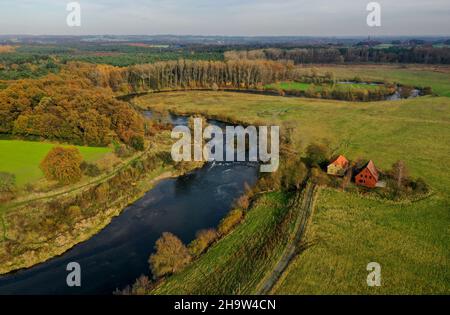 '10.11.2021, Allemagne, Rhénanie-du-Nord-Westphalie, Datteln - Lippe, développement de la rivière et des plaines inondables de la Lippe près de Haus Vogelsang, ici un proche-naturel Banque D'Images