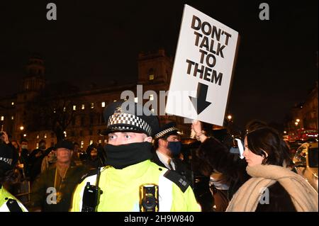 Londres, Royaume-Uni.2012-12-08 Londres, Royaume-Uni.Manifestations pour ajouter de la pression aux Lords 3rd lecture et vote sur le #PCSCBill, #KillTheBill avait blocus le Parlement à Victoria Tower Gardens, Londres.Crédit : Picture Capital/Alamy Live News Banque D'Images