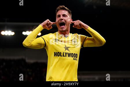 Photo du dossier datée du 27-10-2021 de Brentford Sergi Canos.Brentford sera sans suspension avant Sergi Canos et attaquant Ivan Toney pour le match de Premier League contre Watford.Date d'émission : jeudi 9 décembre 2021. Banque D'Images