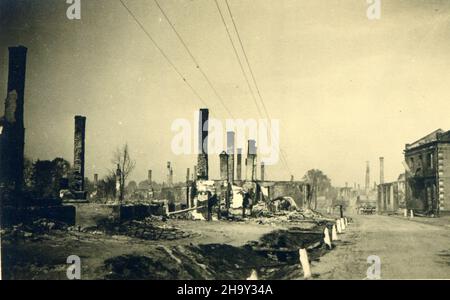 Deuxième Guerre mondiale WW2 des soldats allemands envahissent la Pologne - Narol, Pologne 09/20/1939 - ruines Banque D'Images