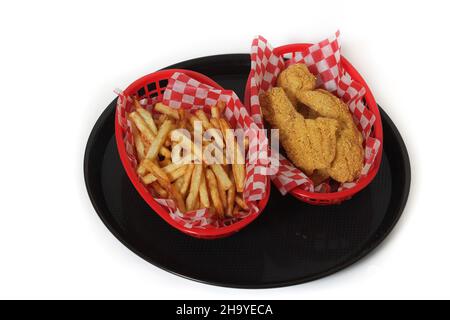 Fish and chips sur le plateau de service, DOF peu profond Banque D'Images