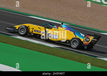 Marta Garcia dans la course de soutien du Grand Prix de Grande-Bretagne de la série W à Silverstone. Banque D'Images