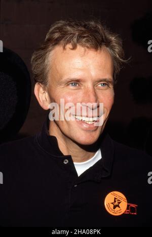 Peter Weller au neuvième marathon annuel du relais Jimmy Stewart du Centre de santé de Saint John le 1 avril 1990 au parc Griffith de Los Angeles, Californie crédit : Ralph Dominguez/MediaPunch Banque D'Images