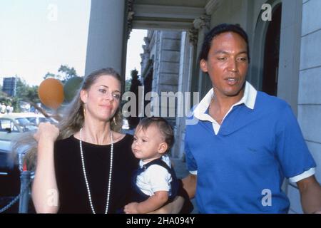 Lindsay Wagner Henry Kingi et Dorian Kingi Circa 1983 crédit: Ralph Dominguez/MediaPunch Banque D'Images