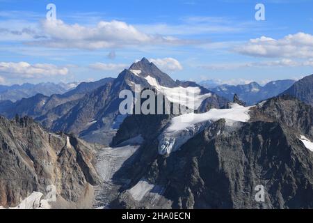 Haute montagne vue depuis le Mont Titlis. Banque D'Images