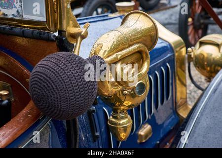 Ancienne corne de voiture pneumatique en laiton Banque D'Images