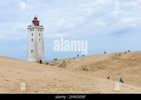 Hjoerring: Phare de Rubjerg Knude (Rubjerg Knude FYR), dunes de sable, gens, à Rubjerg, Jylland,Jutland, Danemark Banque D'Images