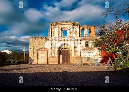 Les ruines de l'église et du couvent Compania de Jesus, Antigua, Guatemala, Banque D'Images