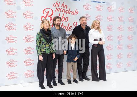 Rome, Italie.09th décembre 2021.Cast assiste à la photocall du film 'Chi ha incastastro Babbo natale?'À Rome, le 9 décembre 2021 (photo de Matteo Nardone/Pacific Press) crédit: Pacific Press Media production Corp./Alay Live News Banque D'Images