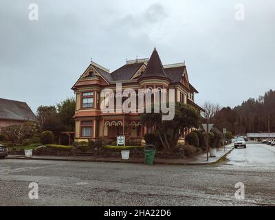 Le Gingerbread Mansion à Ferndale, une des maisons victoriennes Banque D'Images