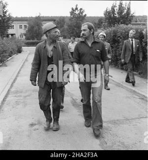 IWin, 1981-06-04.Pratowncy kopalni miedzi Konrad (na po³udniowy wschód od Boles³awca) zorganizowali strajk przeciwko przetrzymywaniu wiêŸniów politycznych.NZ. Kopalni. Pracownicy amw PAP/CAF/Eugeniusz Wo³oszczukIWin, 4 juin 1981.Les travailleurs de la mine de cuivre Konrad (au sud-ouest de Boleslawiec) ont organisé une grève aginst détentions de prisonniers politiques.photo: Travailleurs de la mine. amw PAP/CAF/Eugeniusz Woloszczuk Banque D'Images