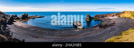 Vue panoramique sur Dritvik Cove, Djuponalonssandur, péninsule de Snaefellsnes, ouest de l'Islande Banque D'Images